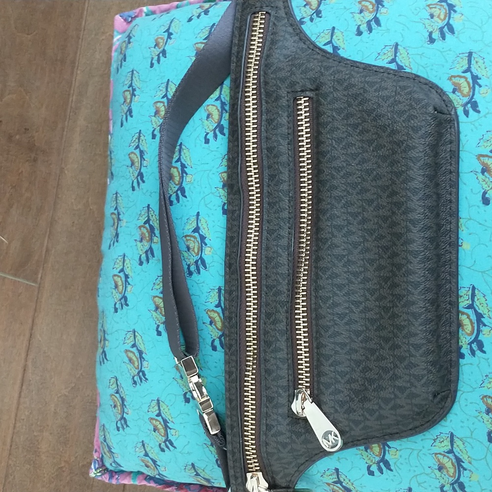 MK Pouch